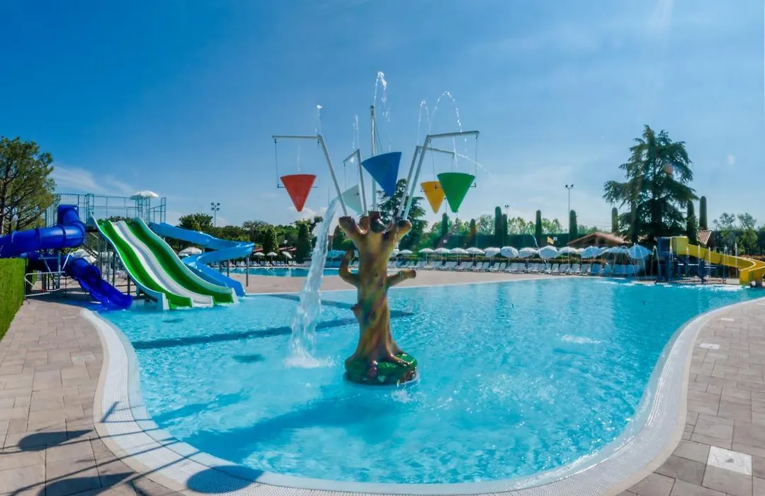 Del Garda Village And Camping-1